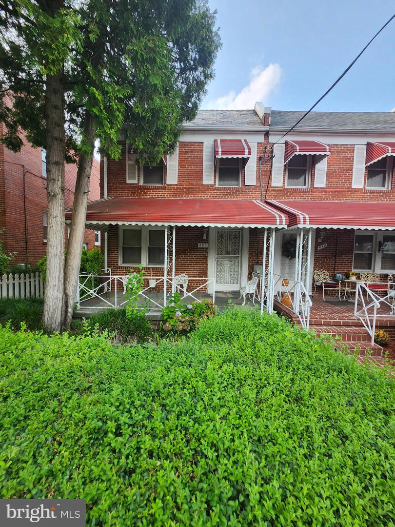 408 Oneida St NE — photo