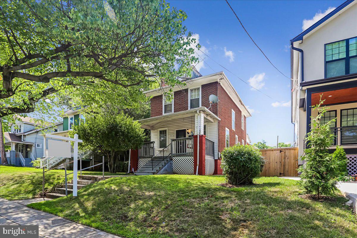 2227 Newton St NE — photo