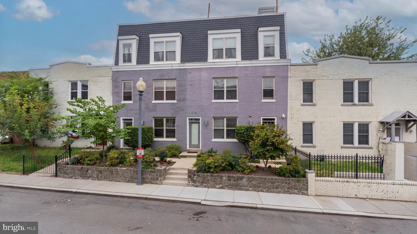 610 Newton Pl NW #12 — photo