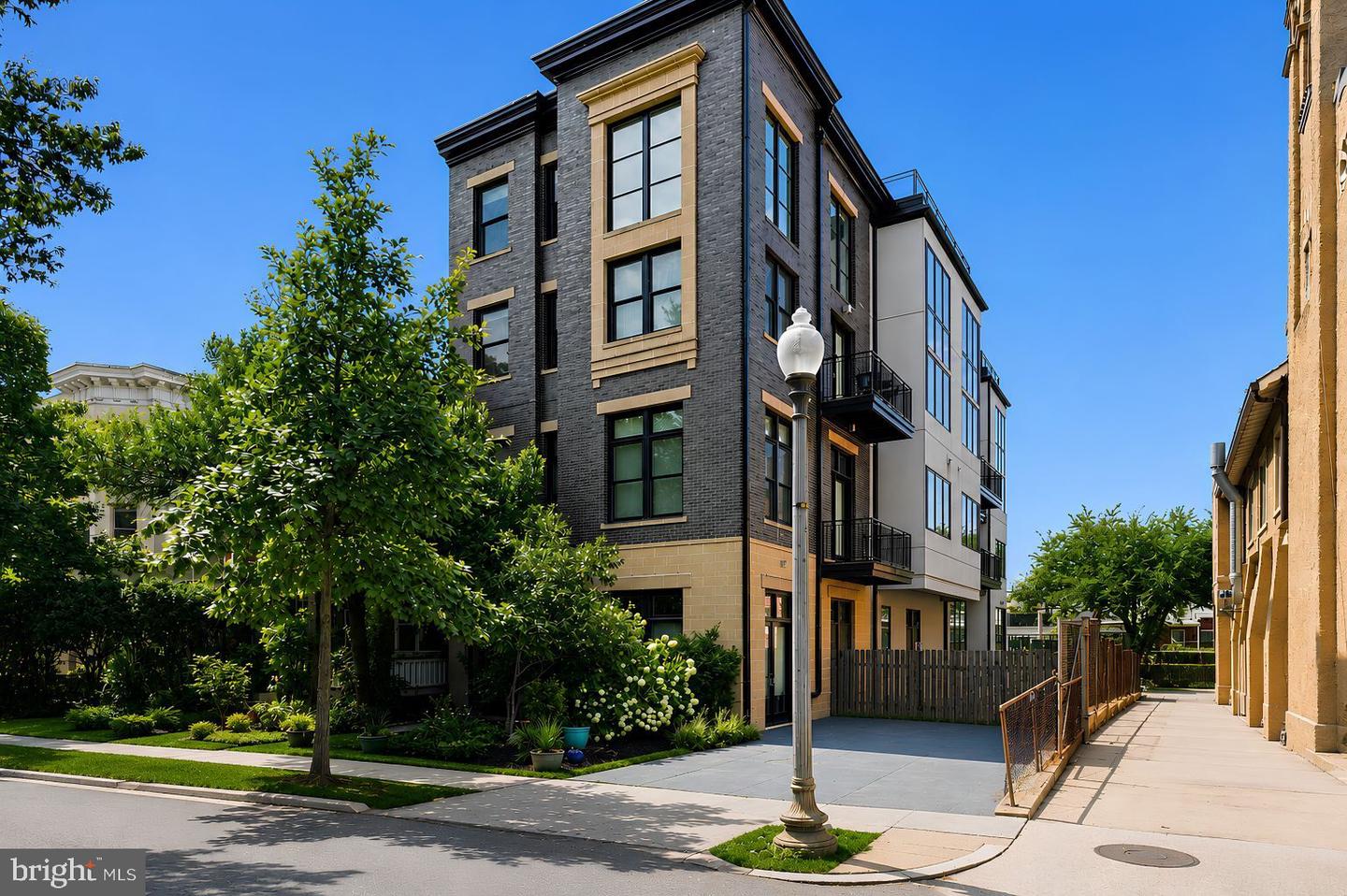 1767 Lanier Pl NW #1 — photo