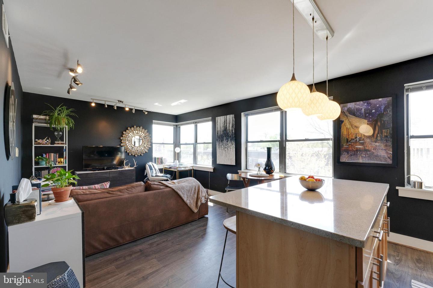 212 Oakwood St SE #322 — photo