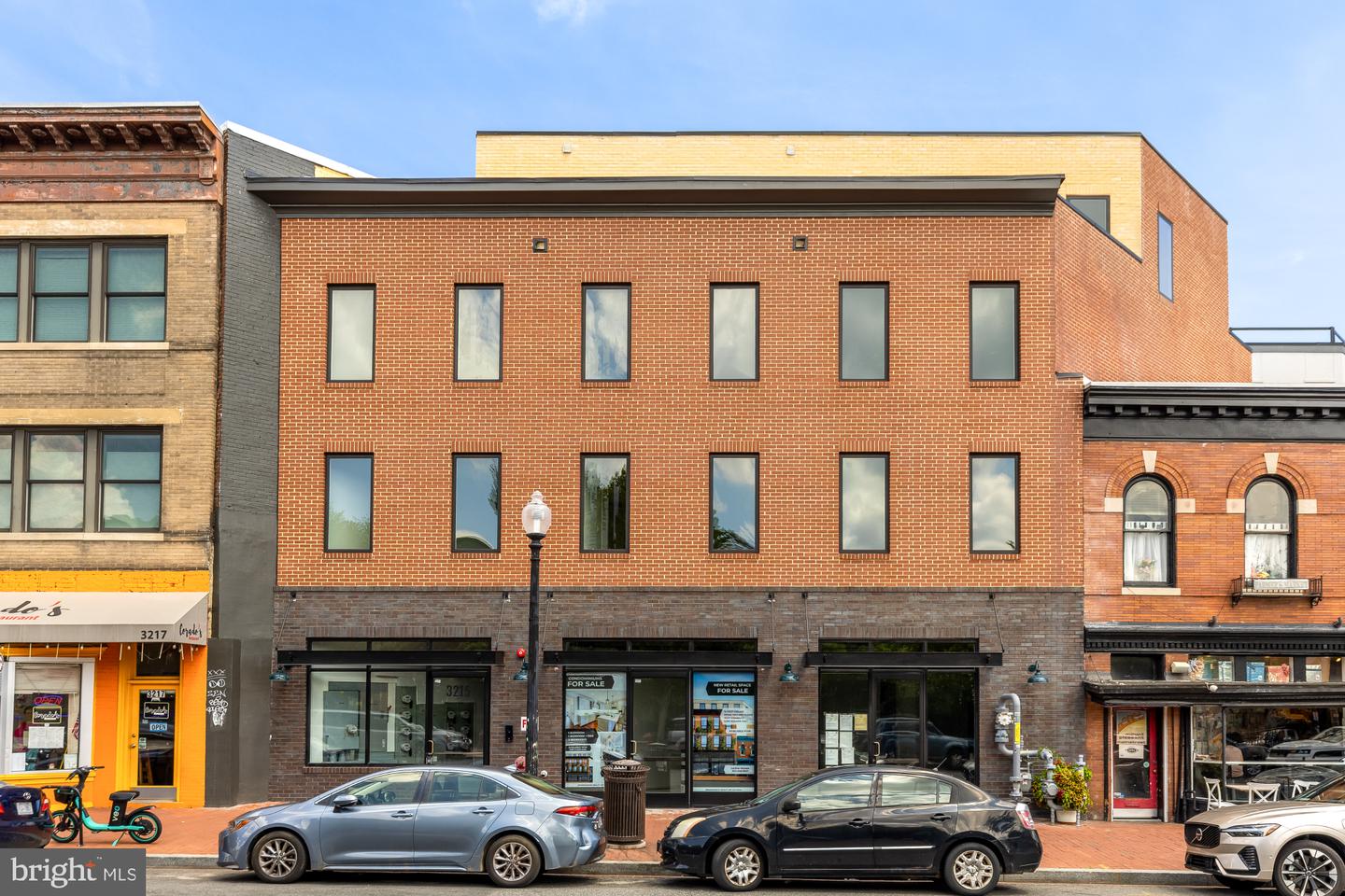 3215 Mount Pleasant St NW #202 — photo
