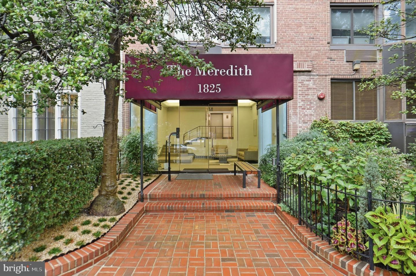 1825 T St NW #301 — photo