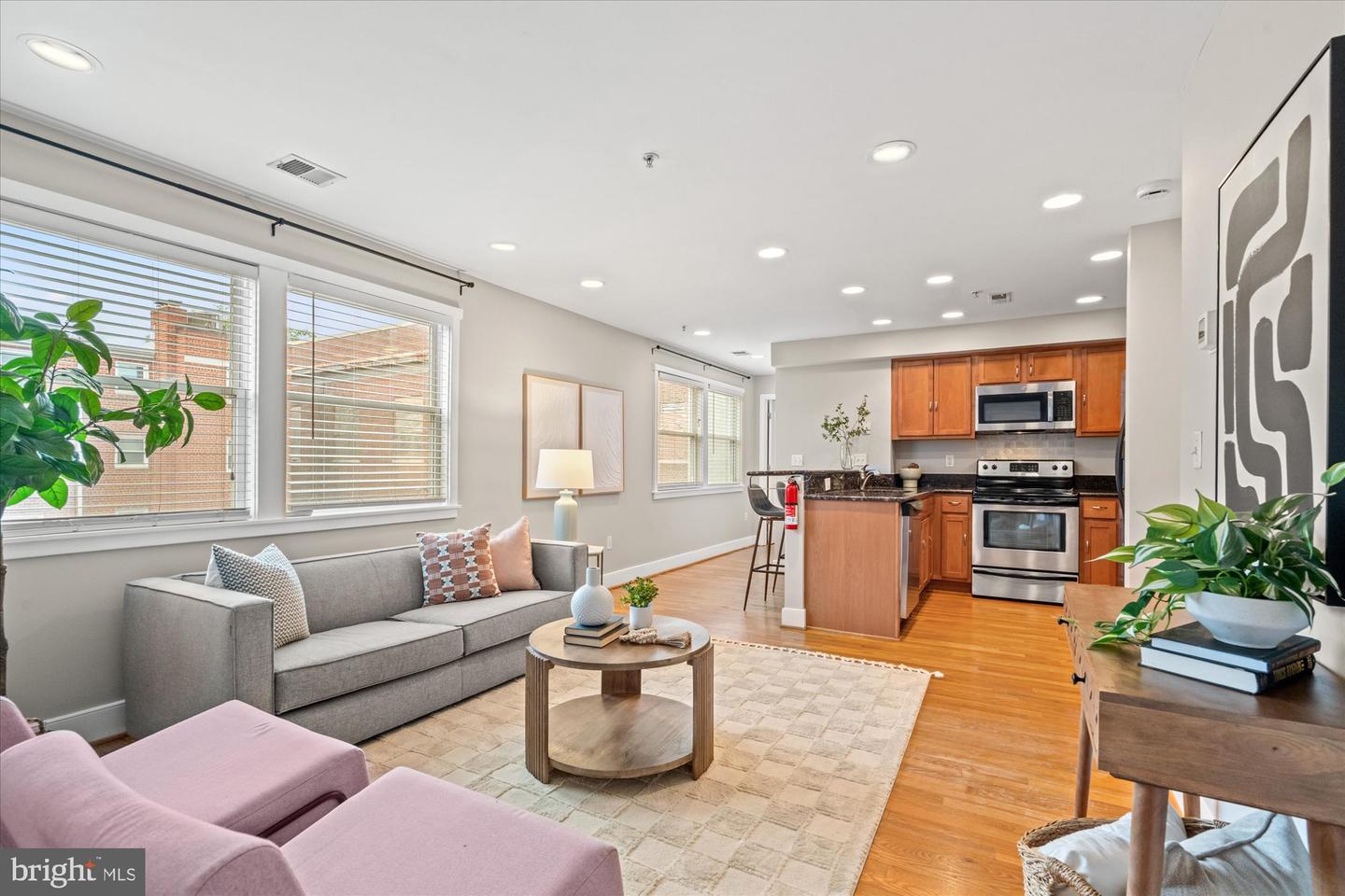 1628 C St SE #202 — photo