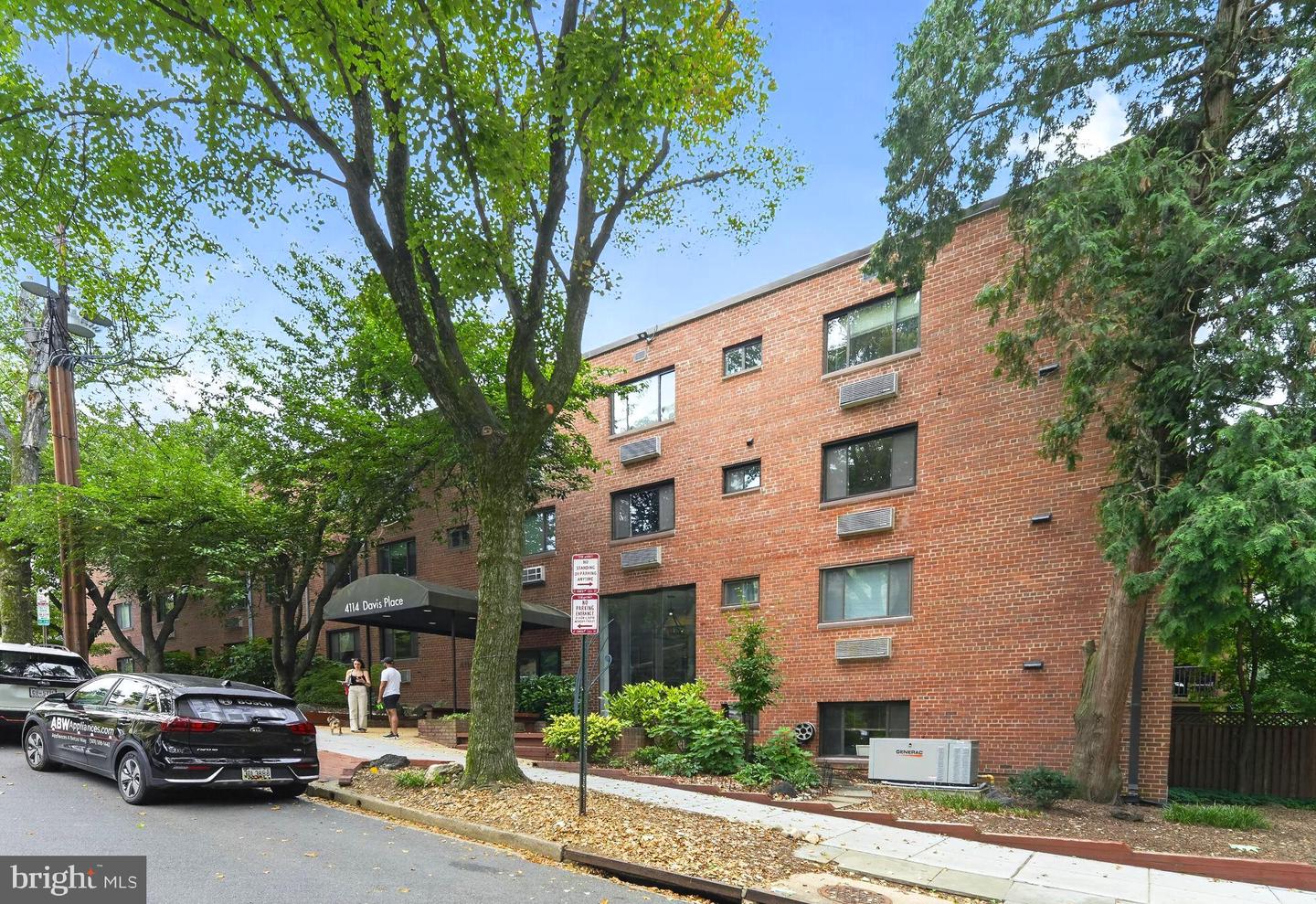 4114 Davis Pl NW #213 — photo