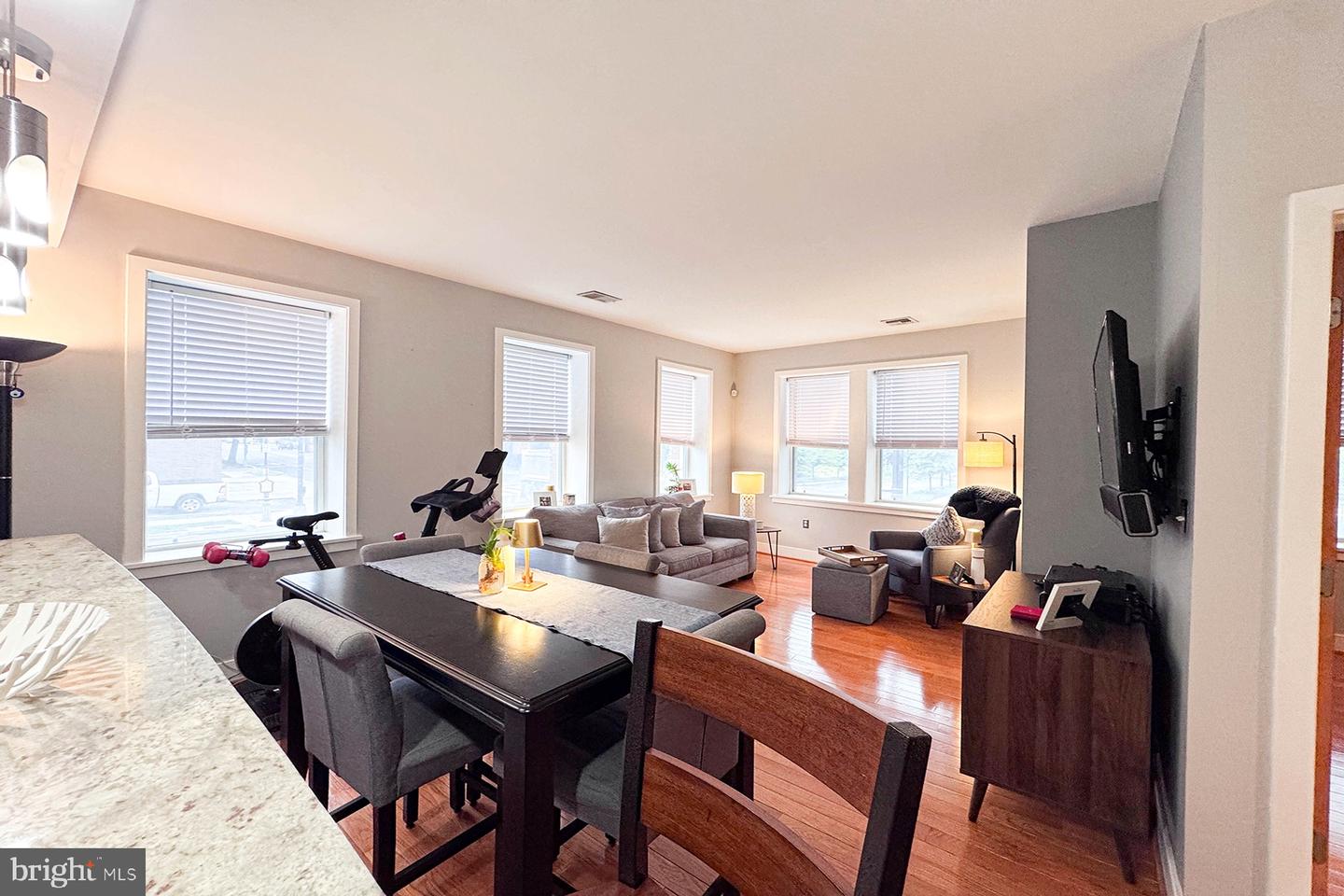 921 Butternut St NW #201 — photo