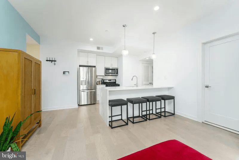 1019 17th Pl NE #401 — photo