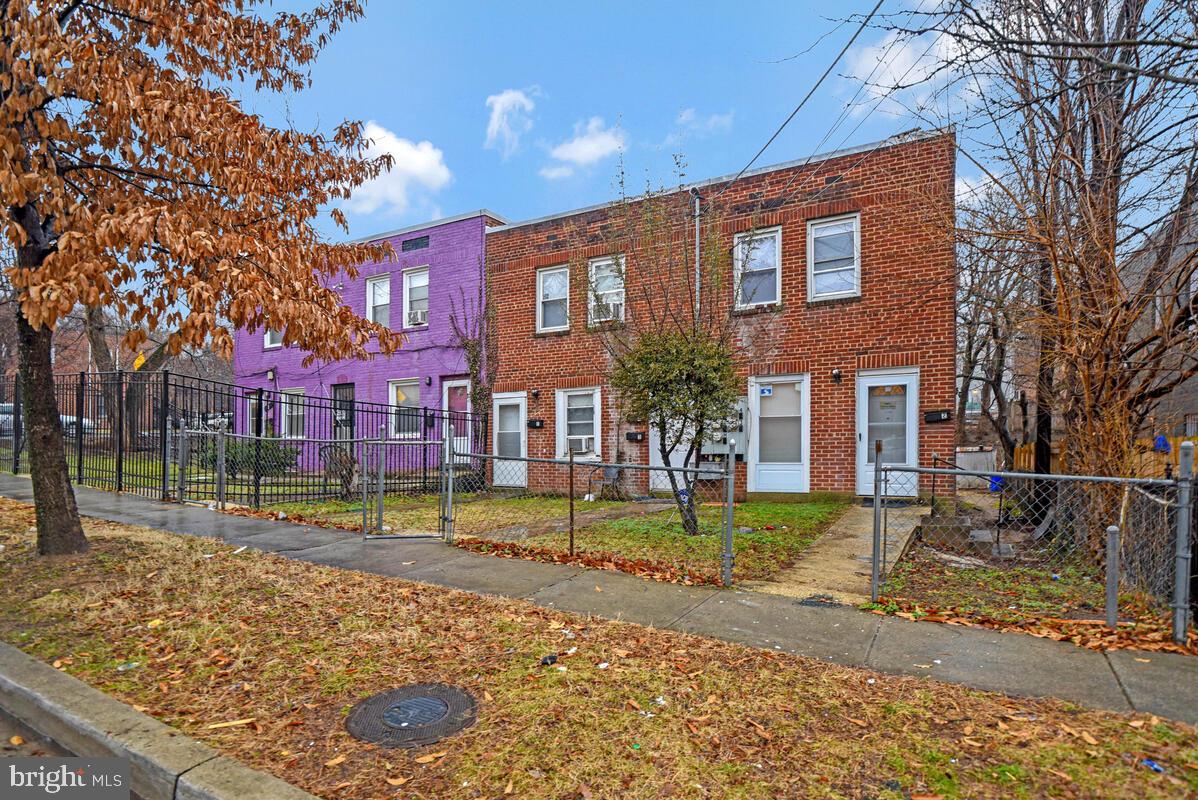 3427 B St SE #4 — photo