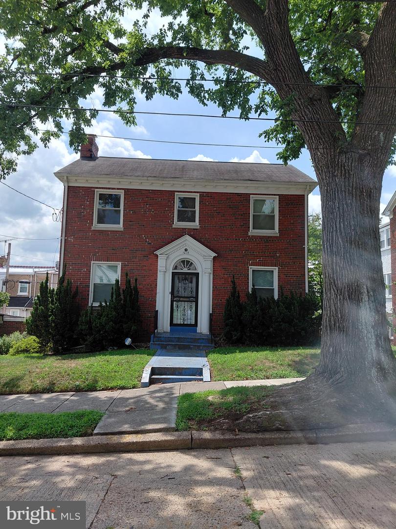 1015 Urell Pl NE — photo