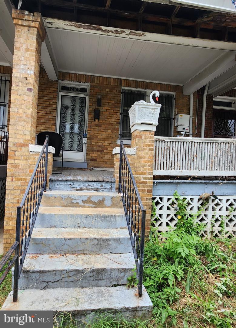 1262 Oates St NE — photo