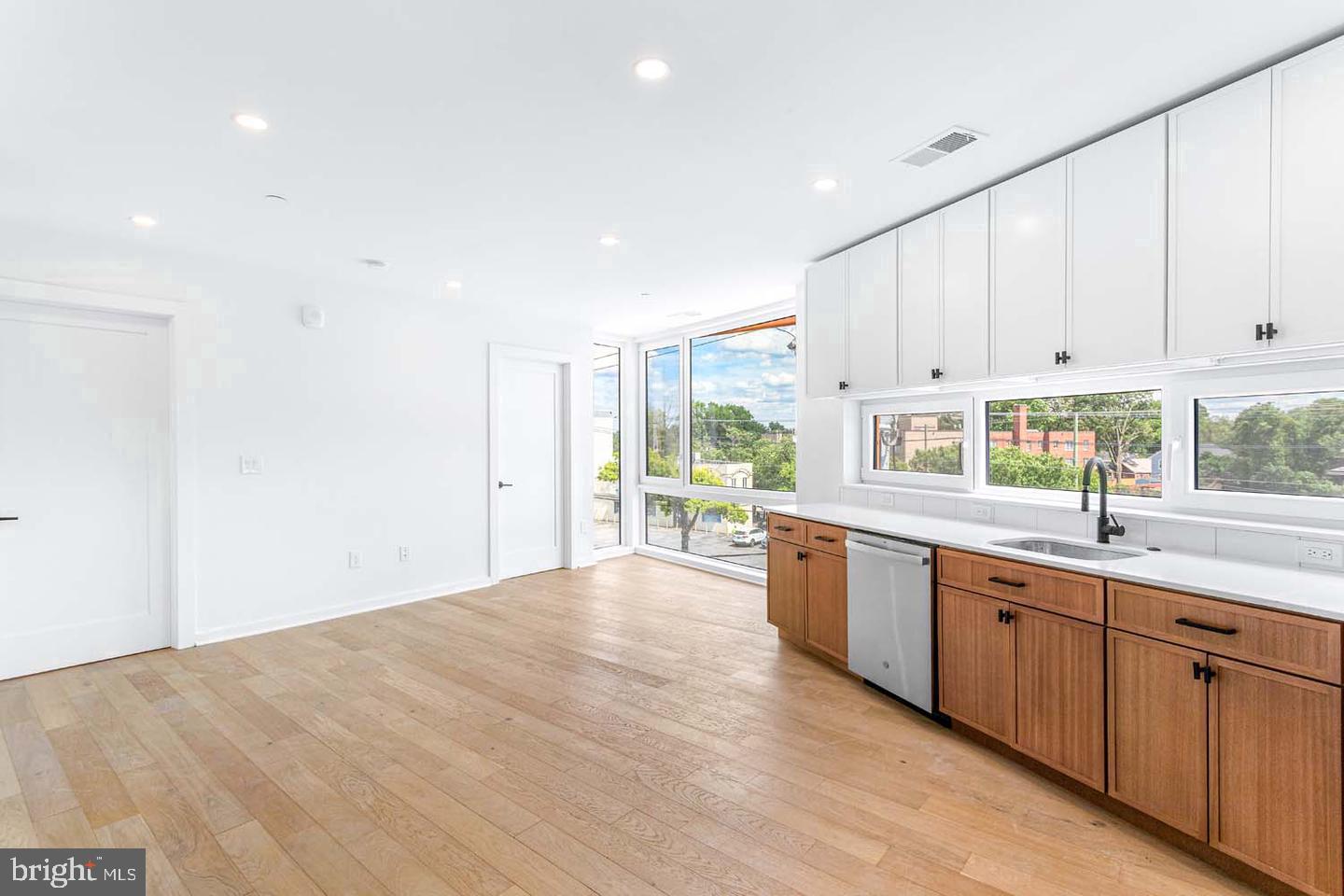 1522 Rhode Island Ave NE #301 — photo