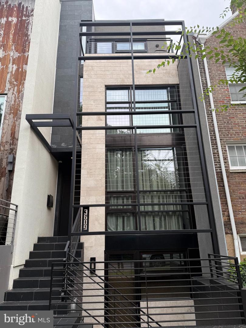 3609 R St NW — photo