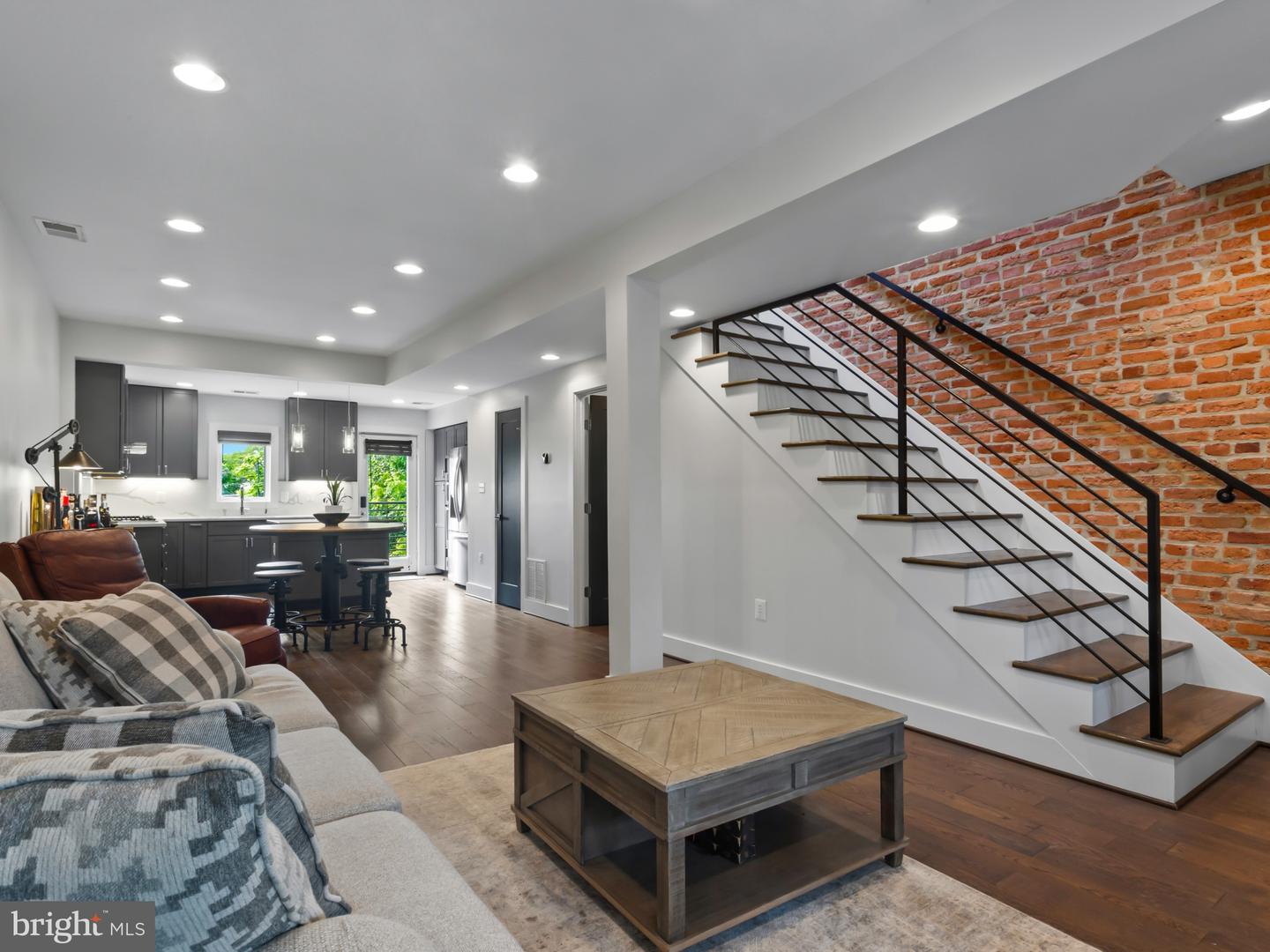 1279 Oates St NE — photo