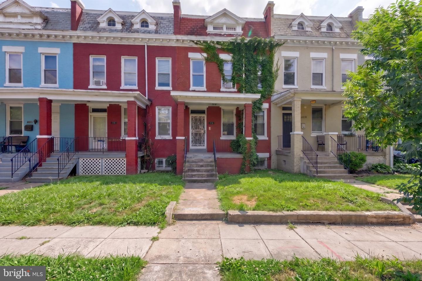 612 Lamont St NW — photo