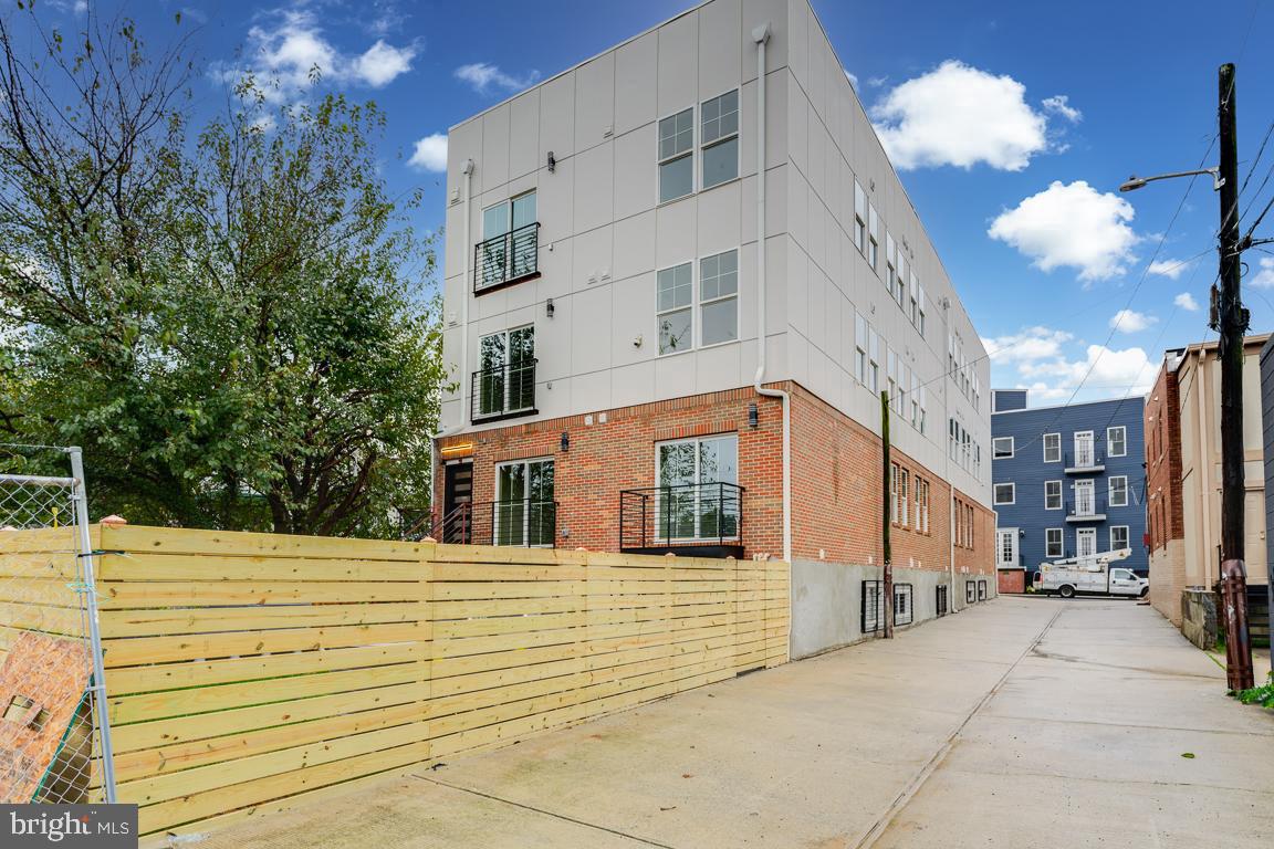 2230 Nicholson St SE — photo
