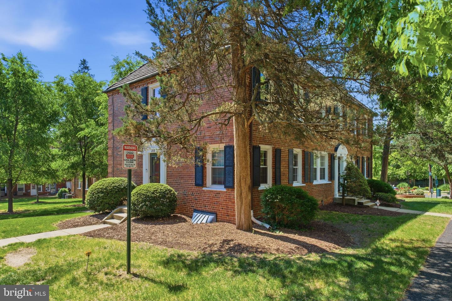 2118 Suitland Ter SE — photo