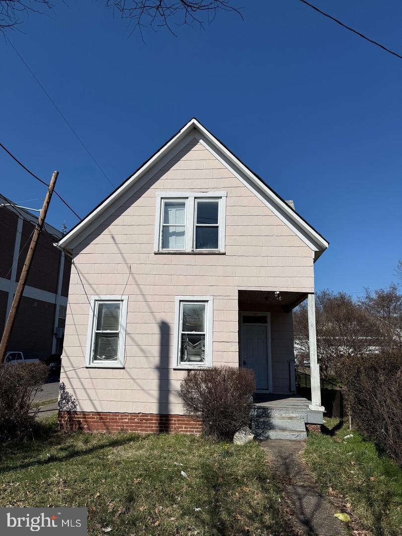 4304 Jay St NE — photo