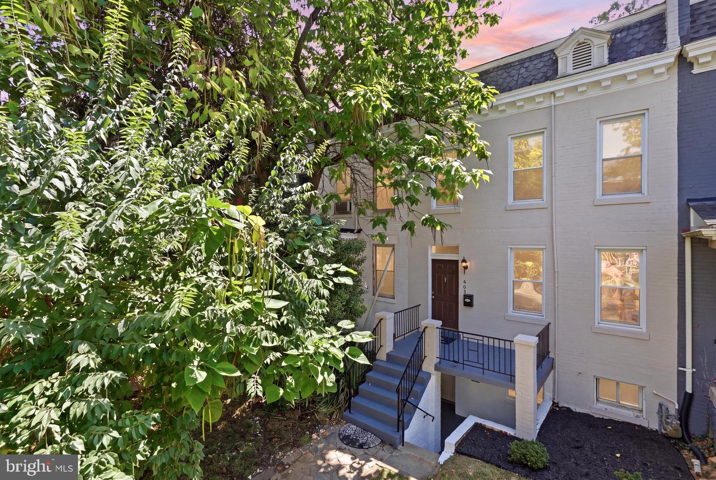 608 Kenyon St NW — photo