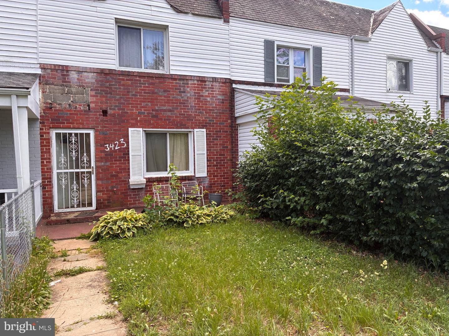 3423 Clay St NE — photo