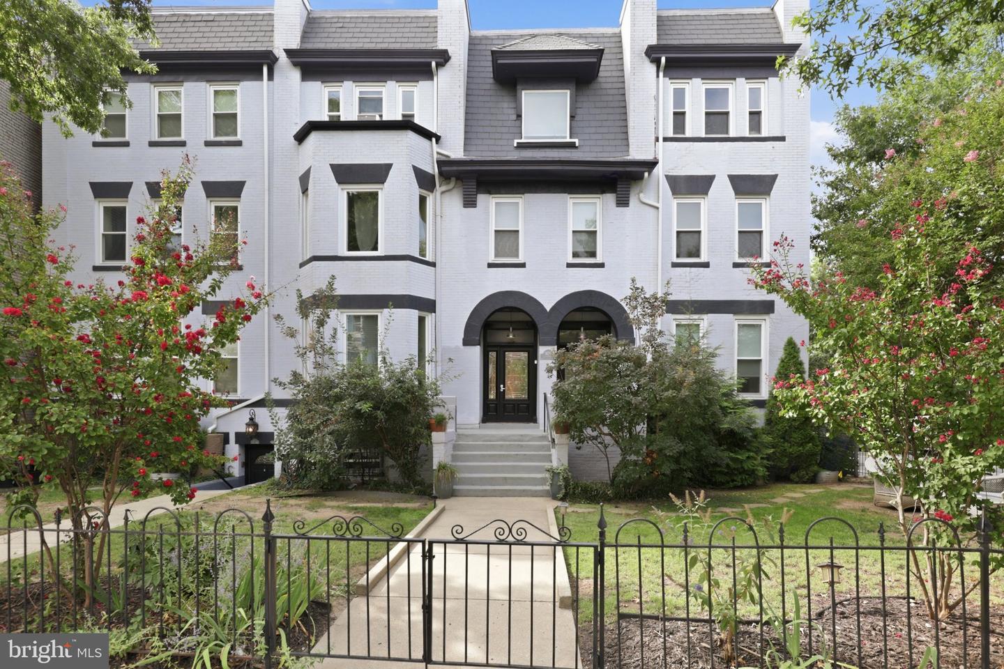 1038 Lamont NW #3B — photo
