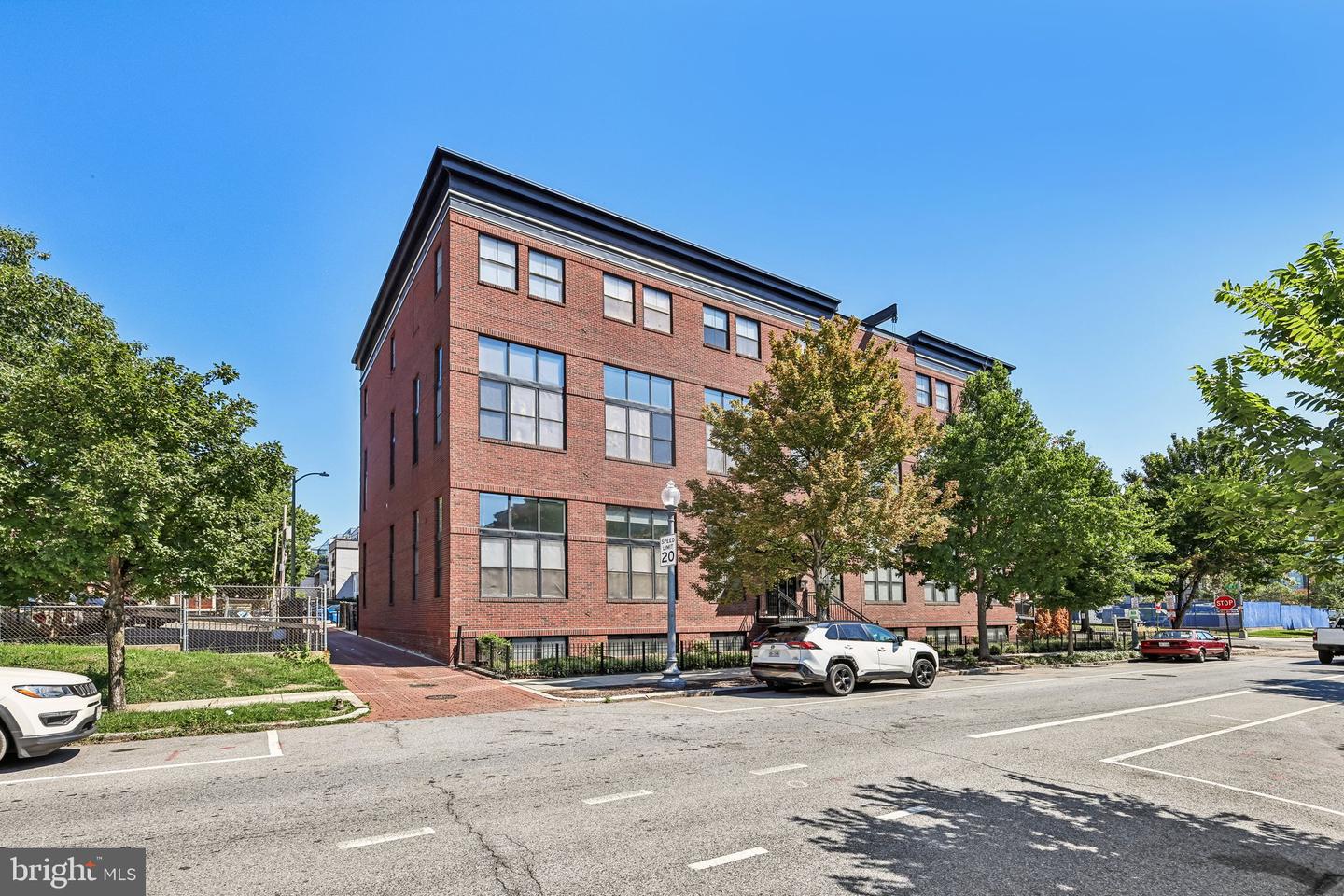 1111 W St NW #12 — photo