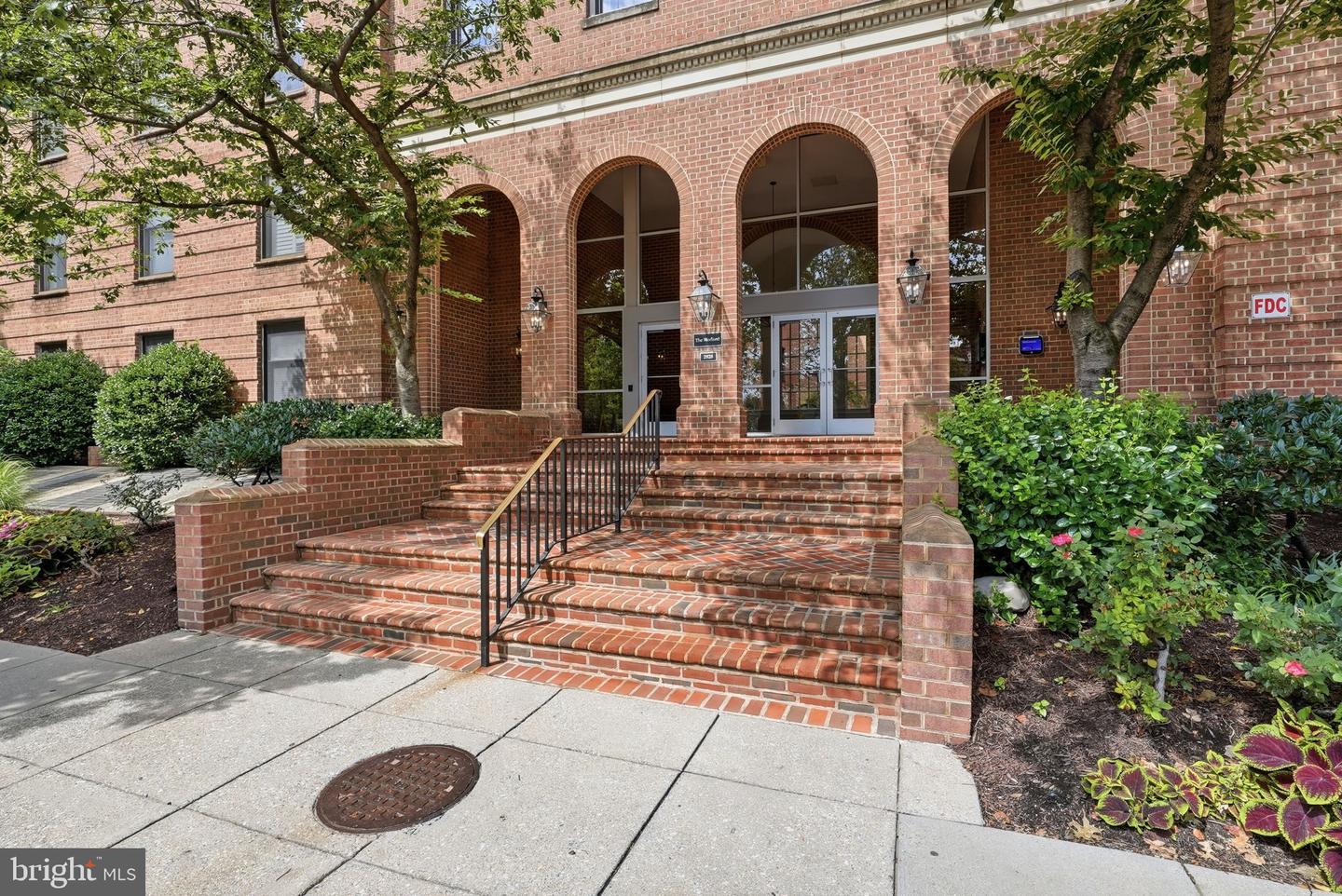 2828 Wisconsin Ave NW #114 — photo