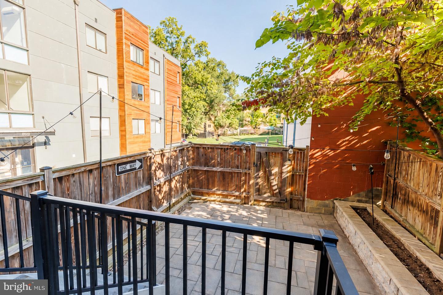 1034 Otis St NE #101 — photo