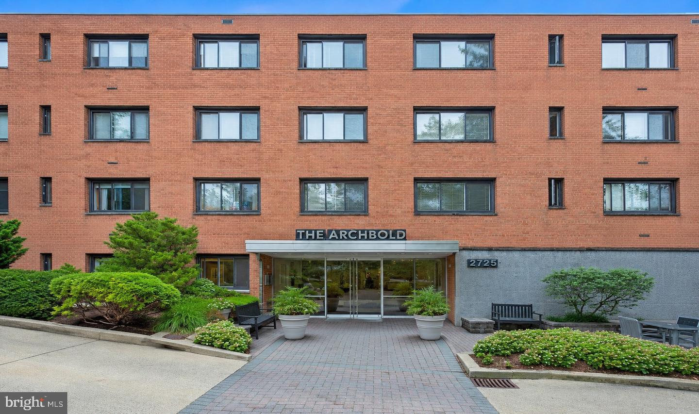 2725 39th St NW #201 — photo