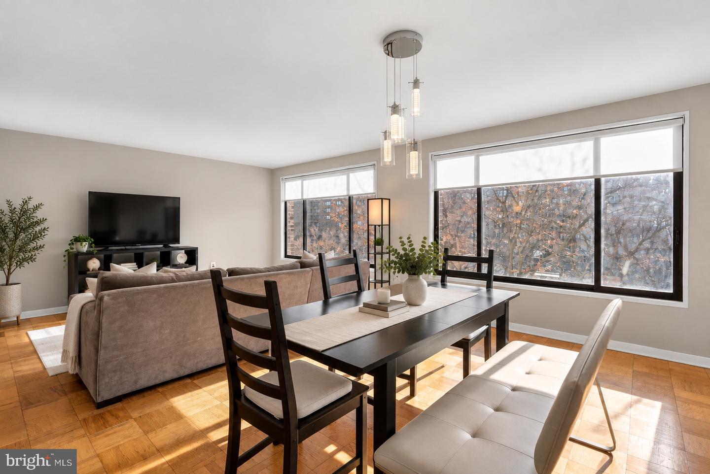 2501 Calvert St NW #409 — photo