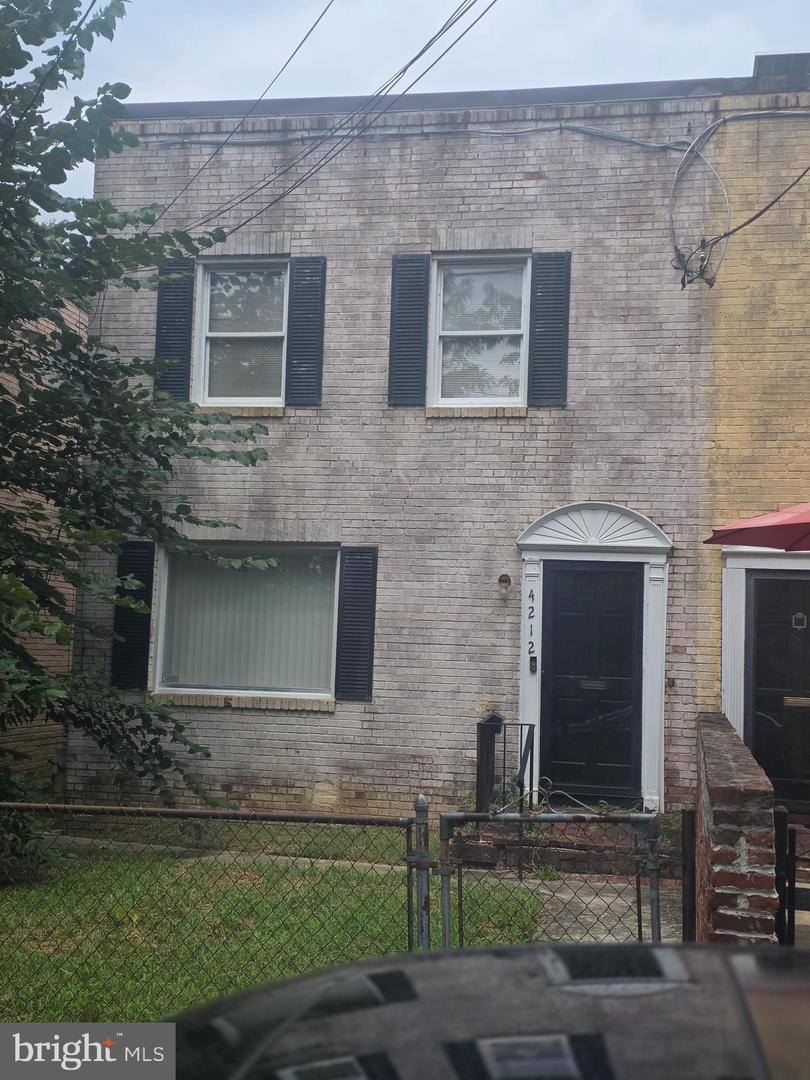 4212 Clay St NE — photo
