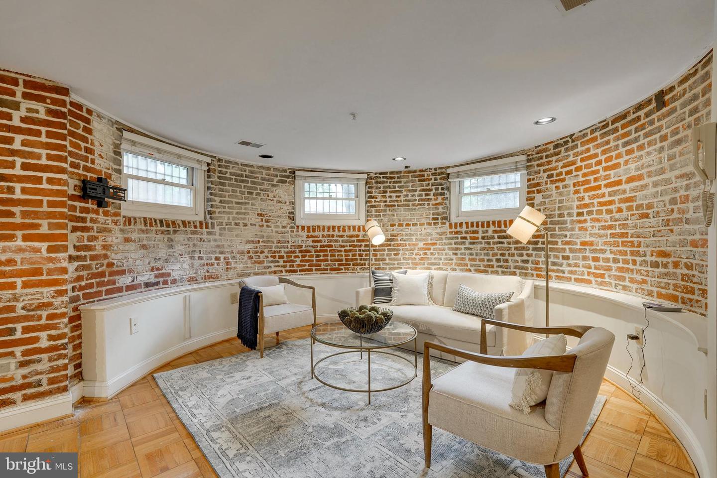 1938 Biltmore St NW #D — photo