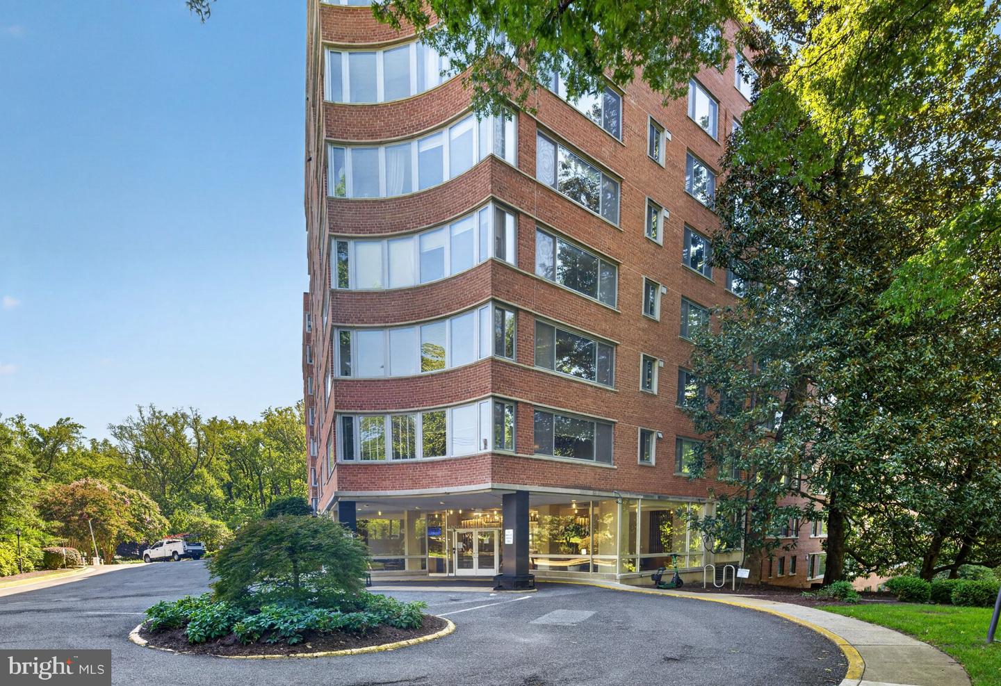 4200 Cathedral Ave NW #106 — photo