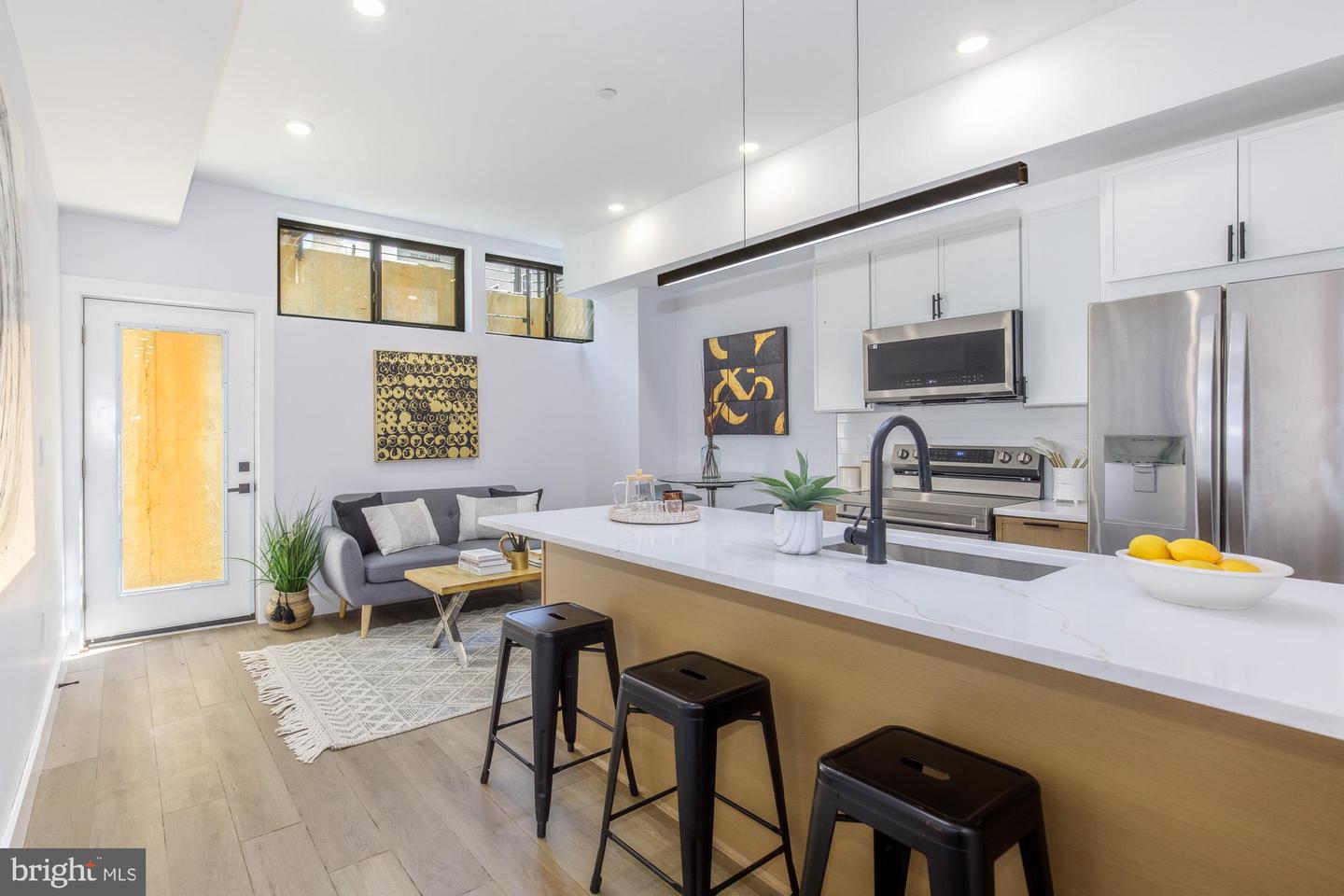 1012 17th Pl NE #1 — photo