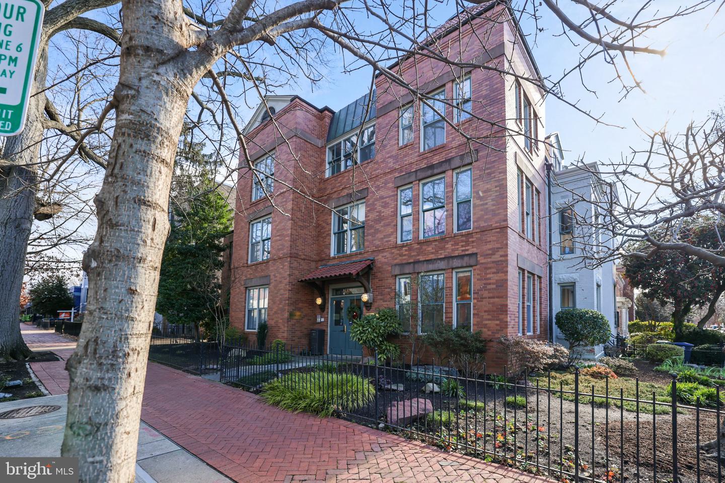 701 E St SE #Suite 101 — photo