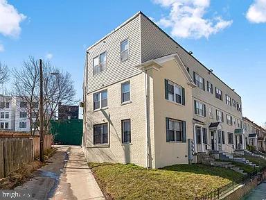 1275 Meigs Pl NE #3 — photo