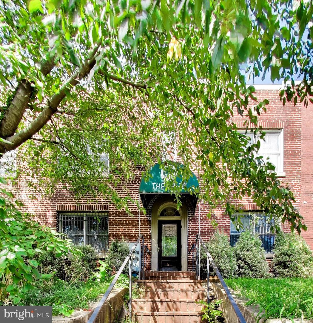 330 14th Pl NE #4 — photo