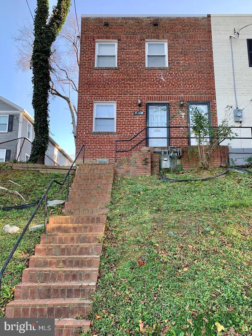 4027 Ely Pl SE — photo