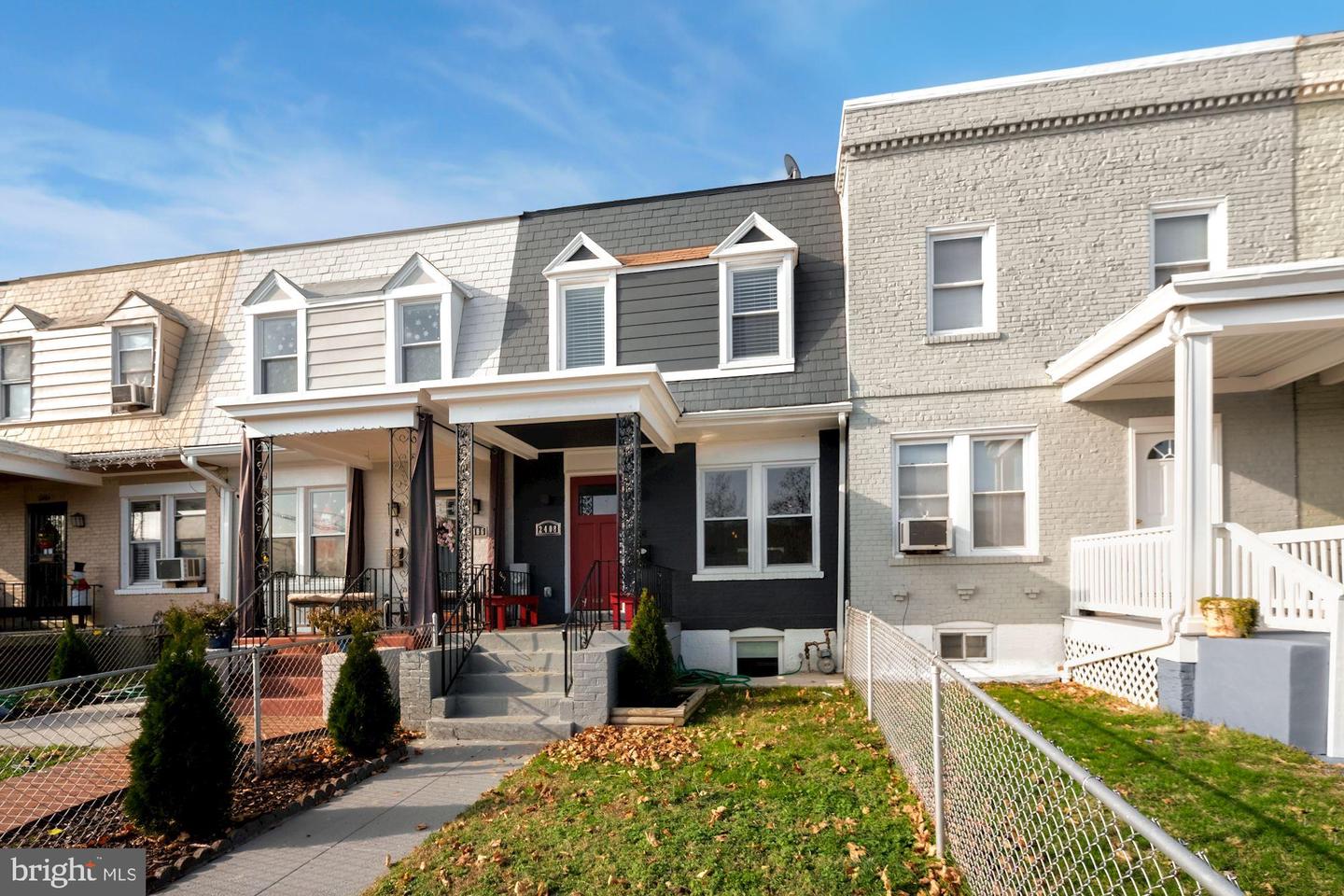 2408 3rd St NE — photo