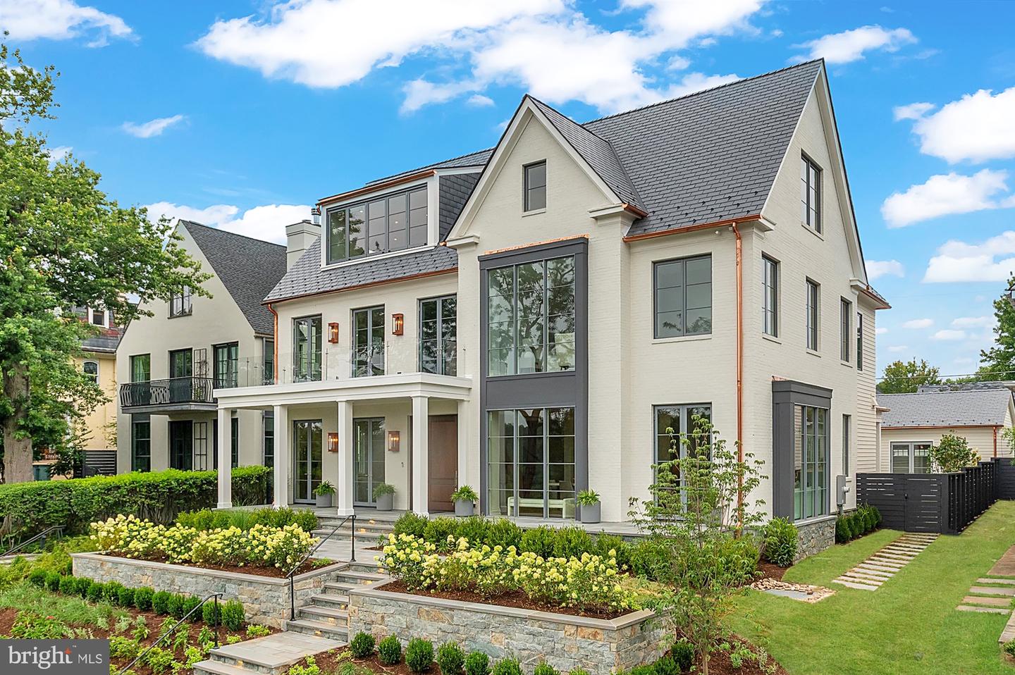 5427 Potomac Ave NW — photo