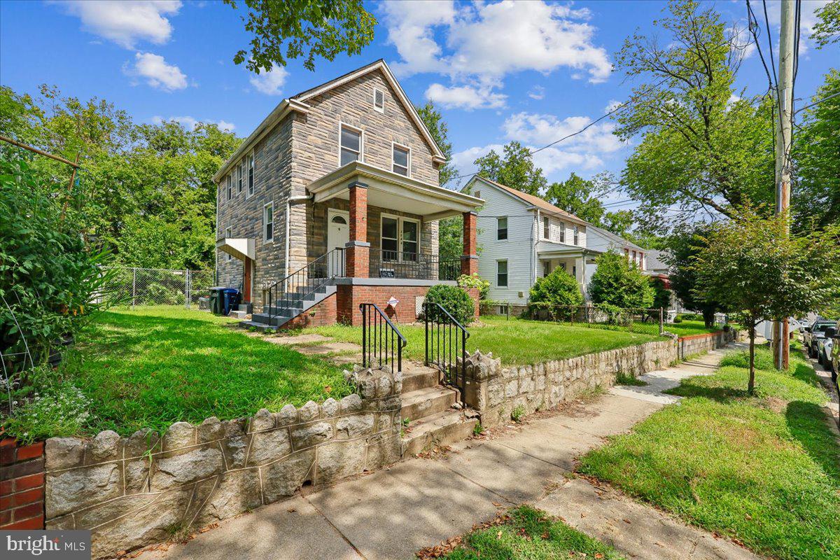3044 Monroe St NE — photo