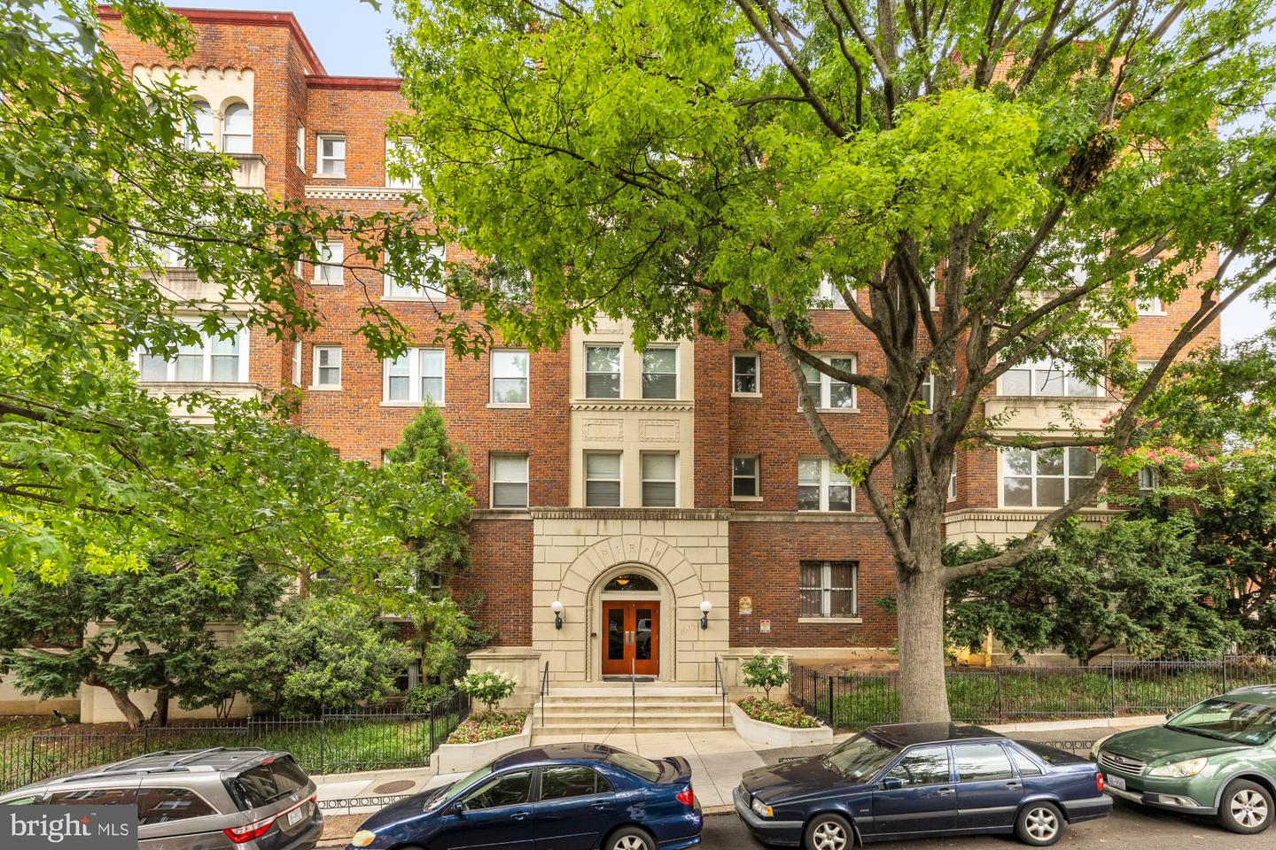 1615 Kenyon St NW #20 — photo