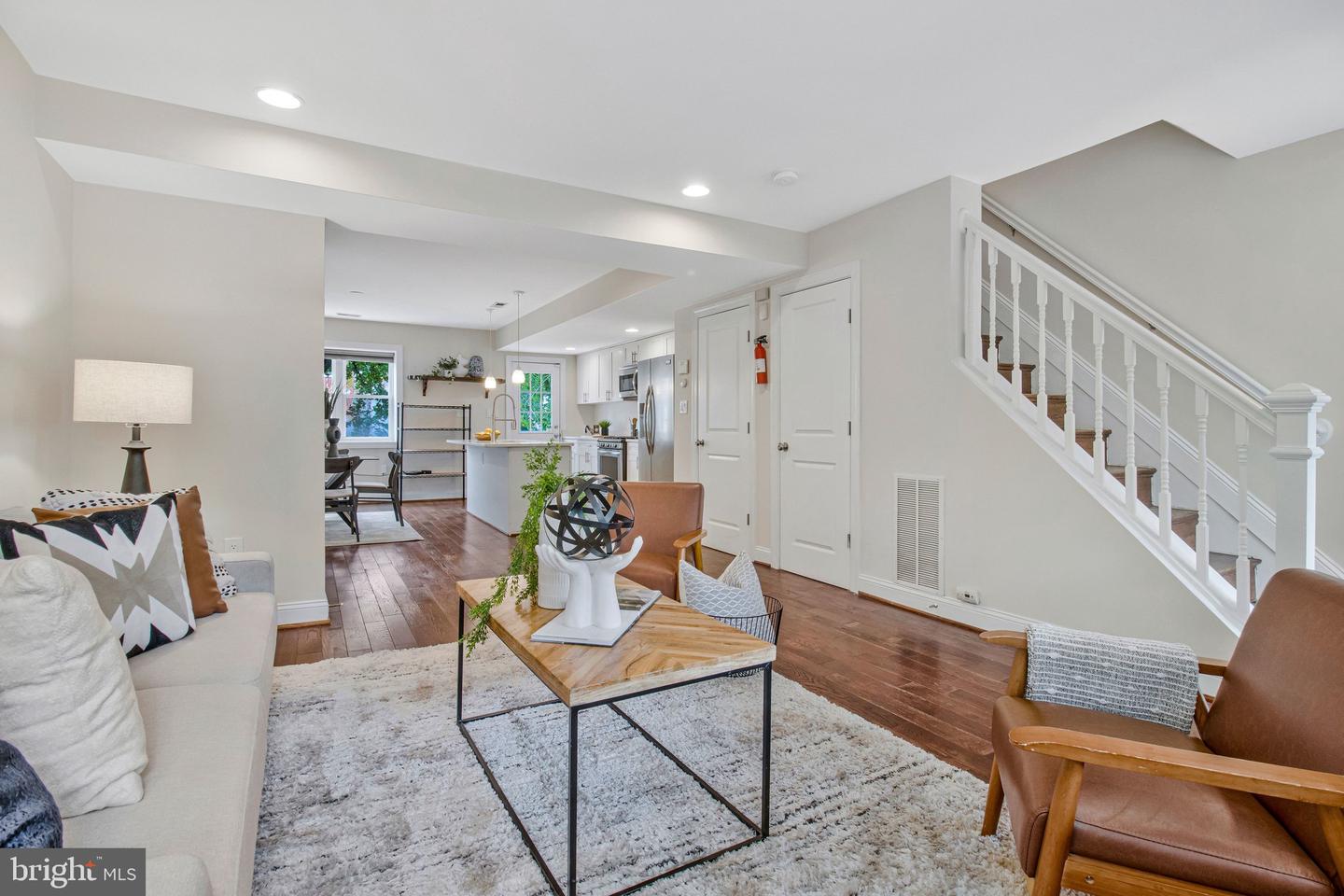1344 Levis St NE — photo