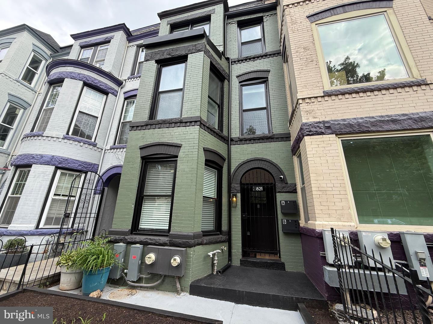 821 4th St NE #B — photo