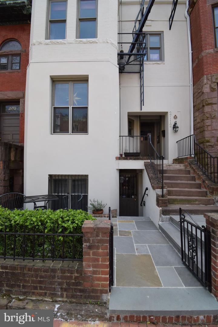 2112 O St NW #1 — photo