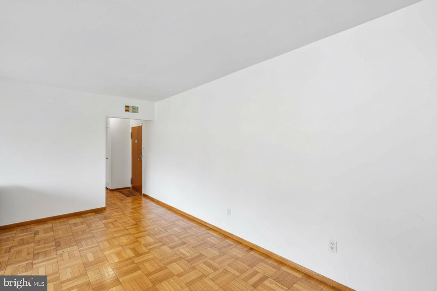 4200 Cathedral Ave NW #716 — photo