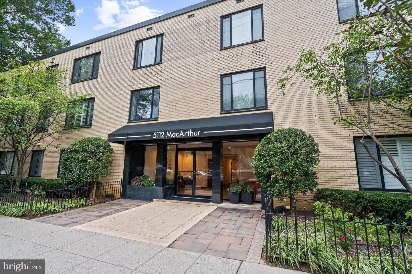 5112 Macarthur Blvd NW #2 — photo
