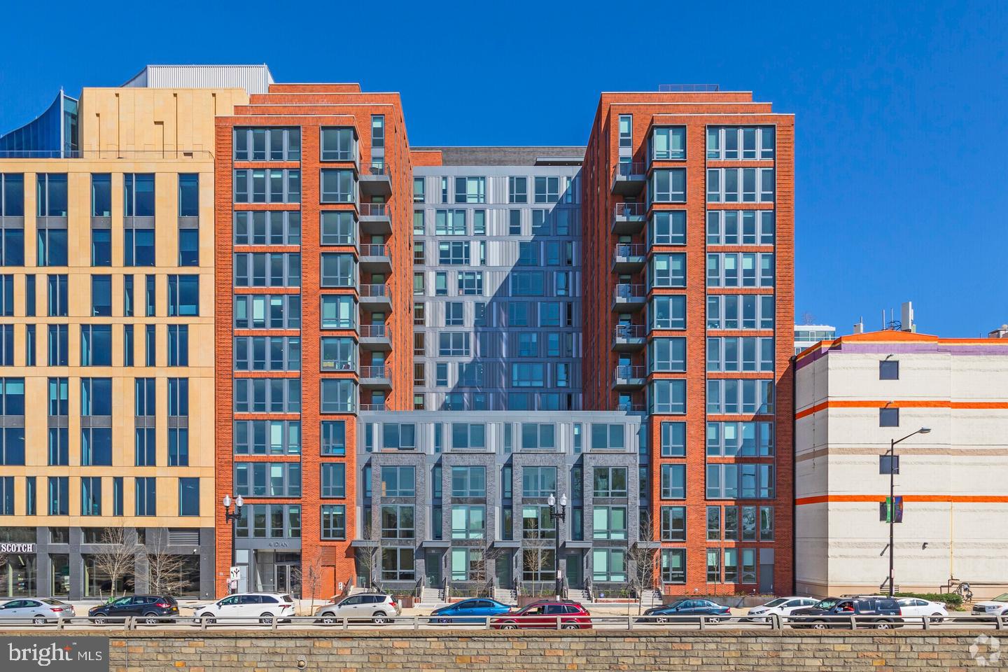 1211 Van St SE #601 — photo