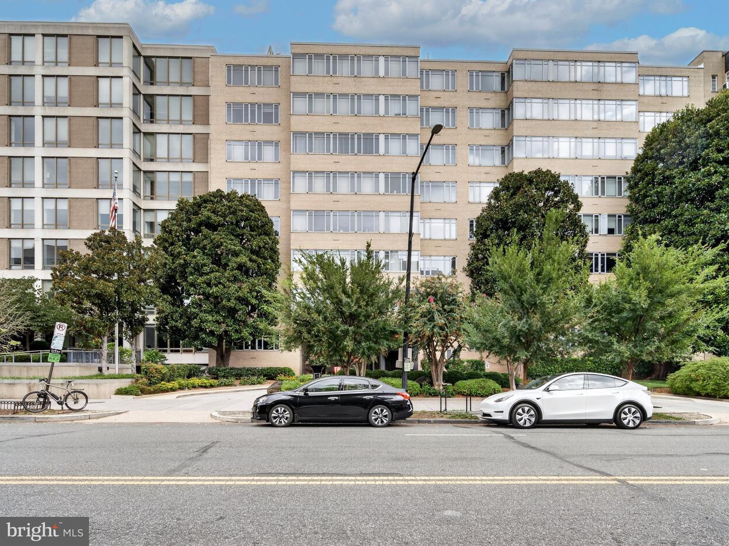 1711 Massachusetts Ave NW #228 — photo