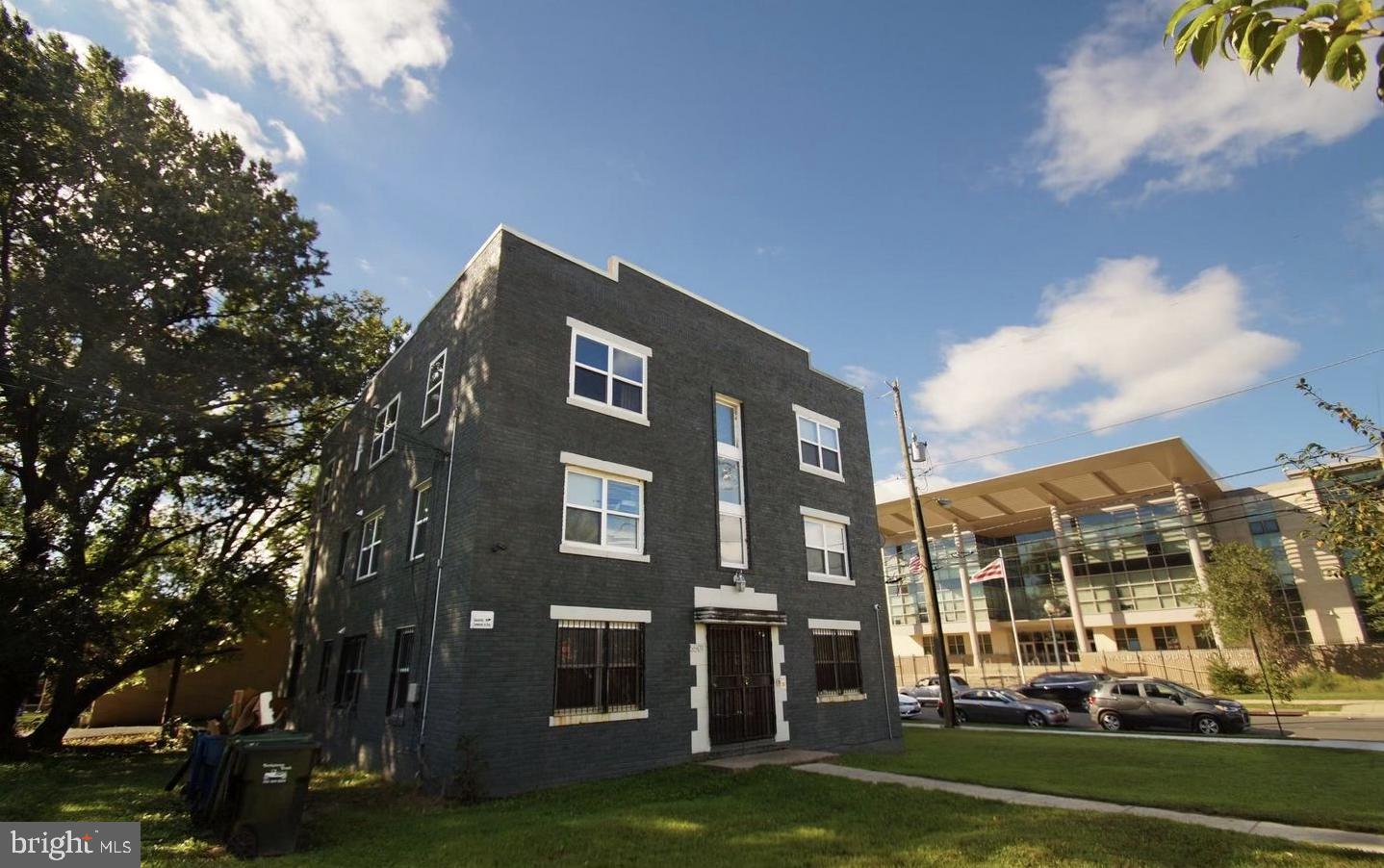 5501 Foote St NE — photo