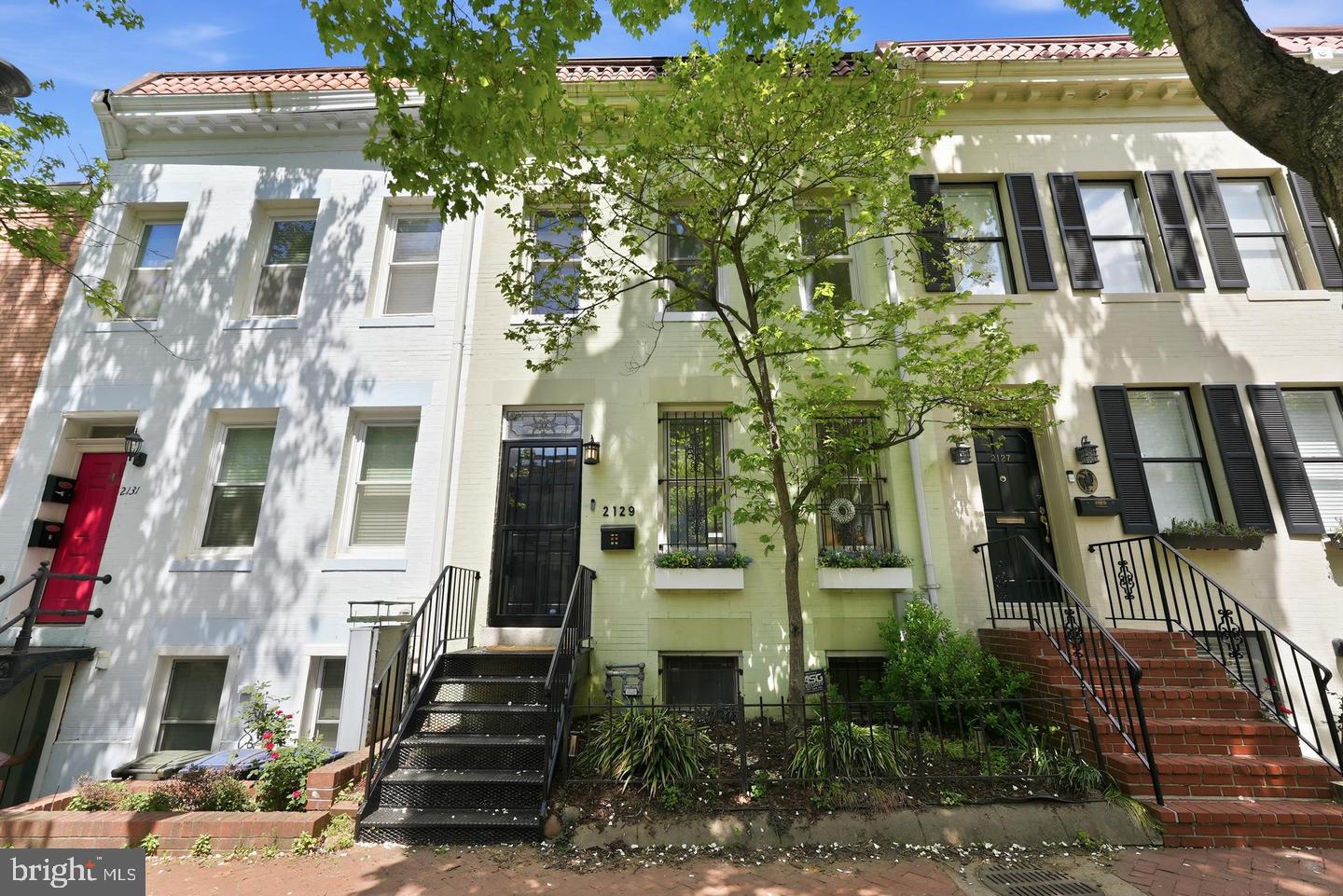 2129 Newport Pl NW — photo